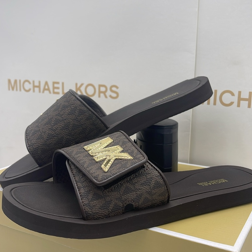 MICHAEL KORS Palmer Signature Logo Slide Sandal
Brown 
NWT - Picture 7 of 16
